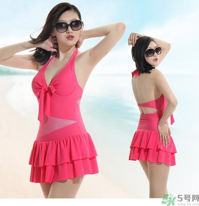 泡温泉穿什么衣服?泡温泉穿什么样的泳衣?