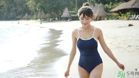 泡温泉穿什么衣服？泡温泉穿什么样的泳衣？