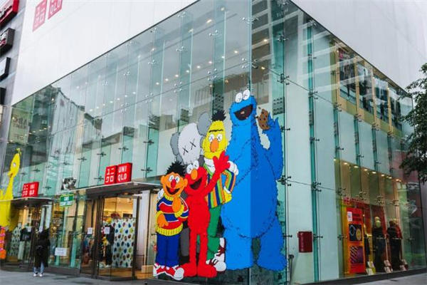 2019优衣库kaws联名真假对比 优衣库kaws短袖真假鉴定