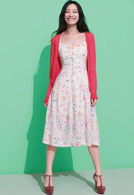 细针脚和粗针脚开衫毛衣里面搭配什么好看