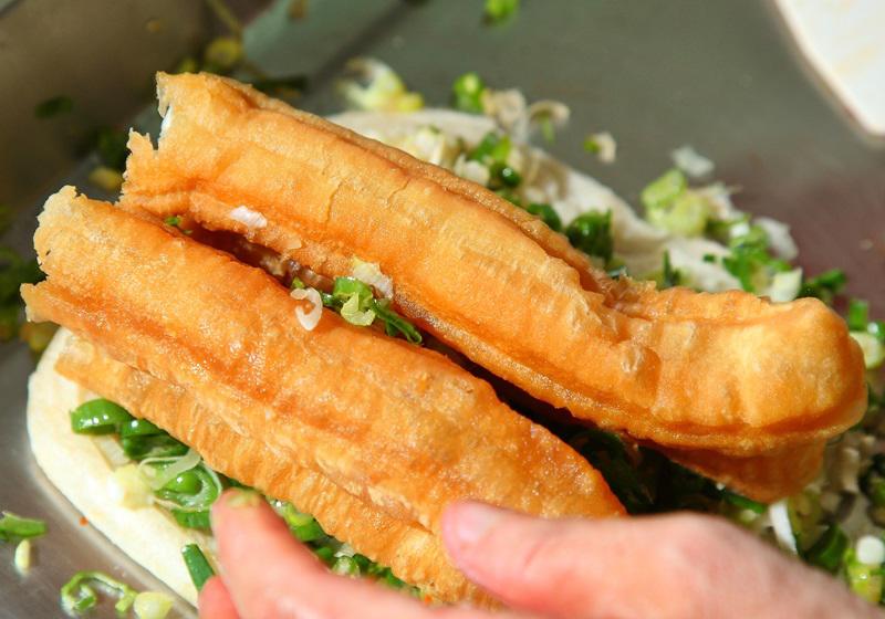 低筋面粉和高筋面粉的区别 低中高筋面粉的区别