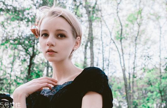 自体脂肪填充法令纹安全吗 自体脂肪填充的缺点