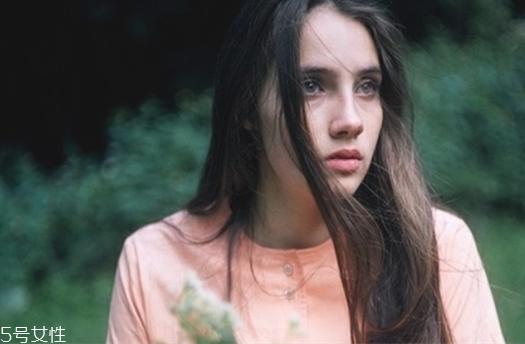 自体脂肪填充法令纹安全吗 自体脂肪填充的缺点