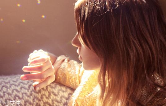 自体脂肪填充法令纹安全吗 自体脂肪填充的缺点