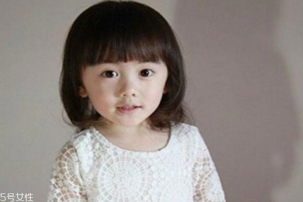 3岁宝宝短发简单编发 小女孩可爱发型