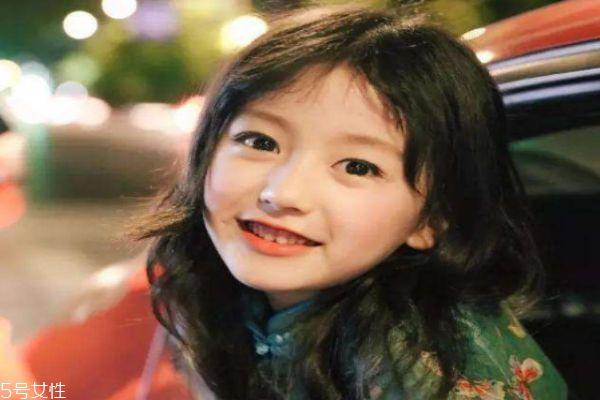 3岁宝宝短发简单编发 小女孩可爱发型