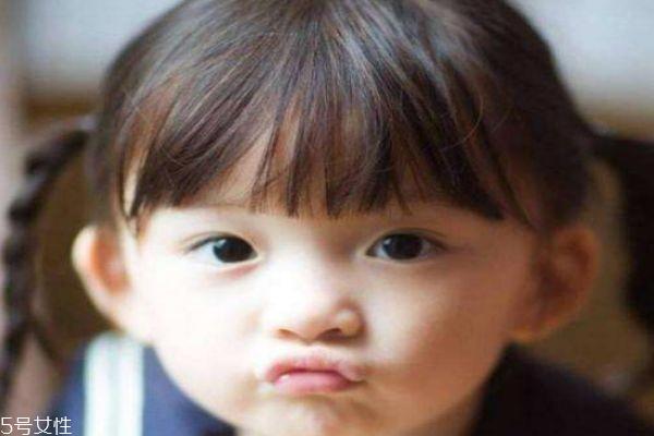 3岁宝宝短发简单编发 小女孩可爱发型