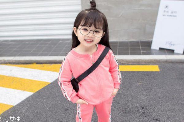 3岁宝宝短发简单编发 小女孩可爱发型