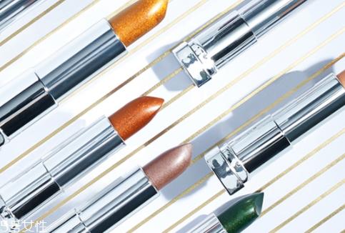 美宝莲金属唇膏怎么样？从质地显色度持久度评测