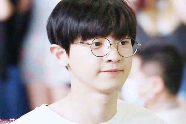 圆框眼镜适合什么脸型 适合自己很重要