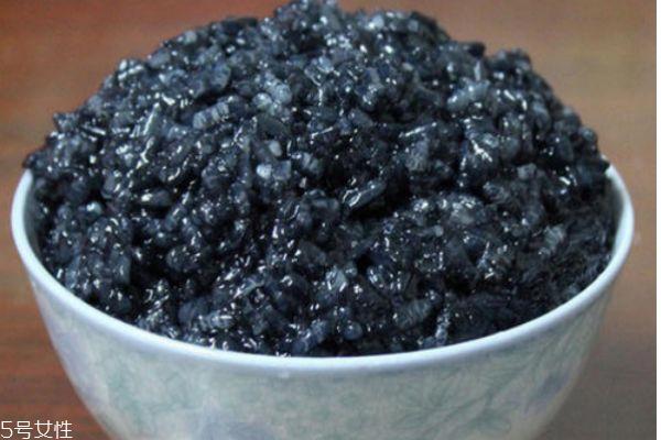 什么是乌米饭呢 乌米饭有什么作用呢