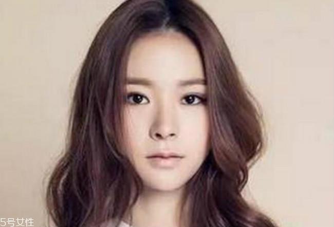 瘦脸齐肩发型图片女 这个长度干练又温柔