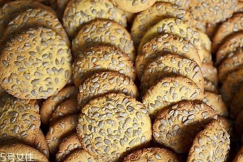 微波炉烤饼干要几分钟 烤饼干小技巧