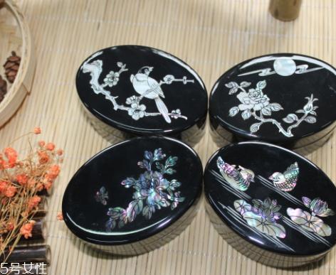 散粉和气垫bb的区别 使用的时候分先后