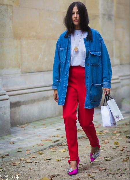 女生白色t恤怎么挑选 白色t恤挑选3技巧