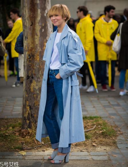 女生白色t恤怎么挑选 白色t恤挑选3技巧