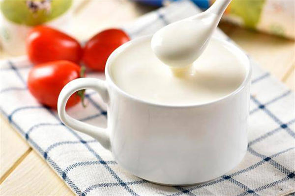 酸奶适合减肥喝吗 酸奶的热量高吗