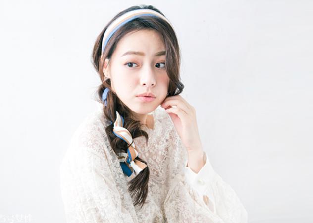 发带怎么戴 中长发怎么用发带编发