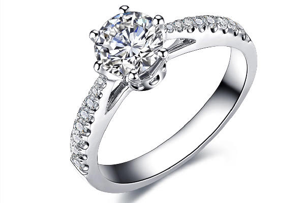 钻戒是天然钻石还是人造钻石 钻戒怎么看真假