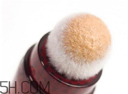 美宝莲橡皮擦遮瑕笔怎么打开？美宝莲橡皮擦遮瑕笔的正确用法