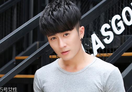 2018男生流行发型名称 2018年男生短发发型图片