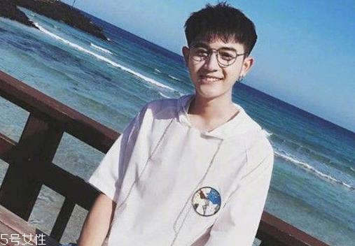 2018男生流行发型名称 2018年男生短发发型图片