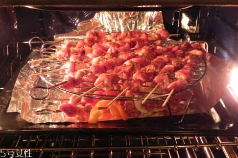 烤箱烤肉需要多长时间 烤箱烤肉小技巧