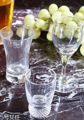 酒杯怎么拿 10种常见酒杯用法