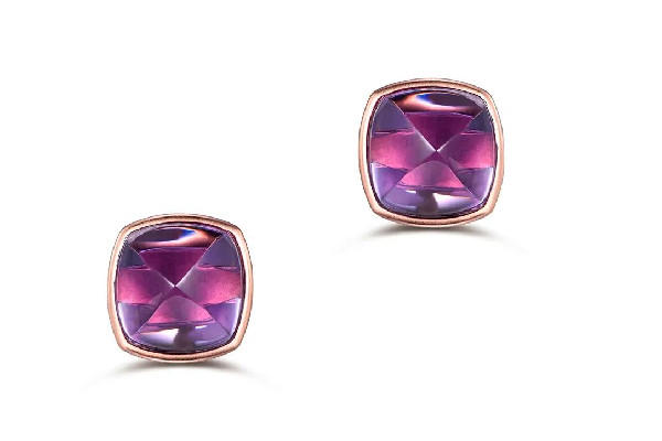 耳钉的正确佩戴方法 耳钉要消毒在戴吗