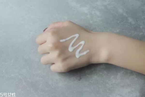 安耐晒aqua booster是什么意思 安耐晒aqua booster