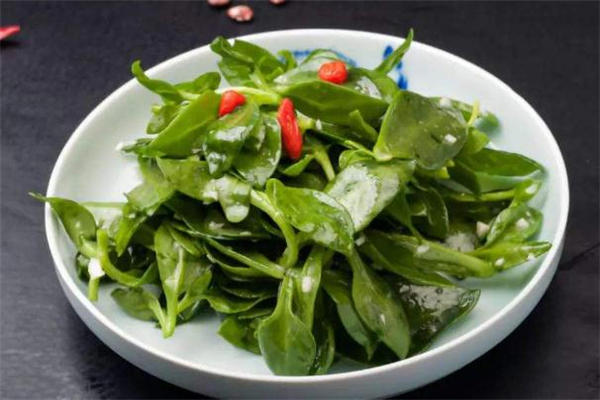 凉拌穿心莲用焯水吗 凉拌穿心莲的做法