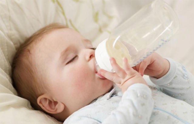 冲调奶粉的正确方法 常见婴幼儿奶粉冲调食用方法