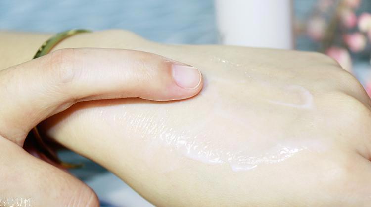 olay水感透白系列与水感透白臻粹系列哪个好?什么区别?