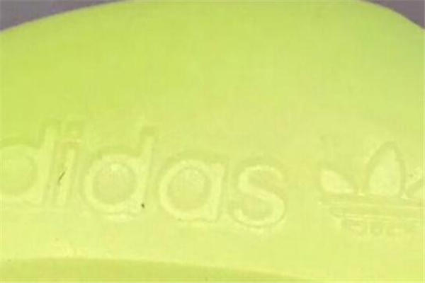 yeezy 350荧光绿真假辨别 椰子350荧光绿真假对比