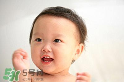 1岁宝宝的发育指标 1岁宝宝的发育标准