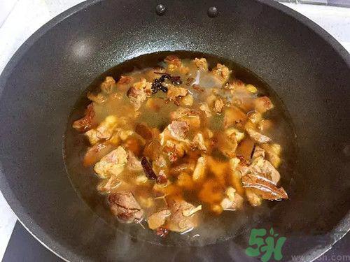 西红柿炖牛肉怎么做?西红柿炖牛肉的家常做法