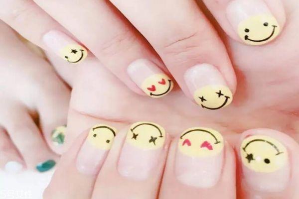 美甲笑脸图案怎么画 笑脸美甲图片