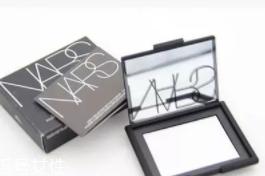 蜜粉饼和蜜粉的区别