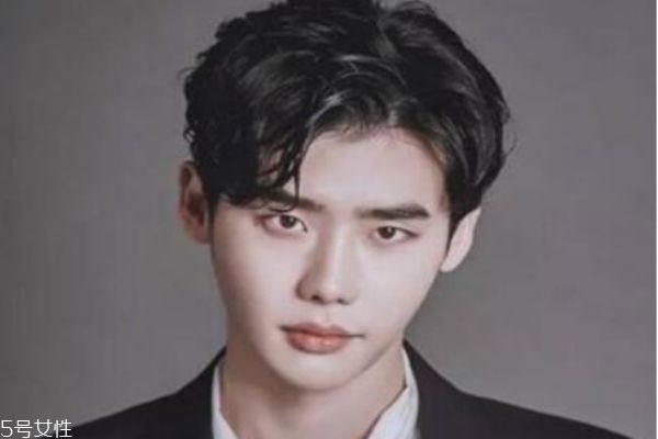 2019男生发型流行趋势 2019男生最流行发型