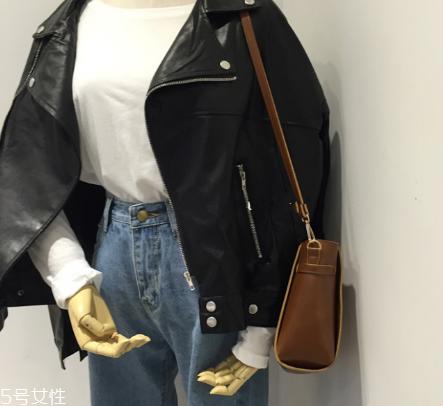 短款皮衣怎么搭配好看？酷girl的冬日选择