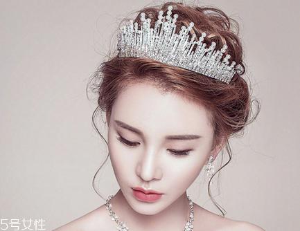 新娘可以自己化妆吗 2018最美新娘妆容造型