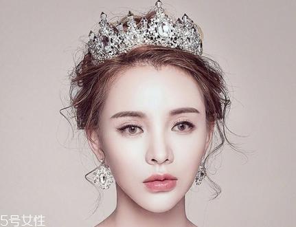 新娘可以自己化妆吗 2018最美新娘妆容造型