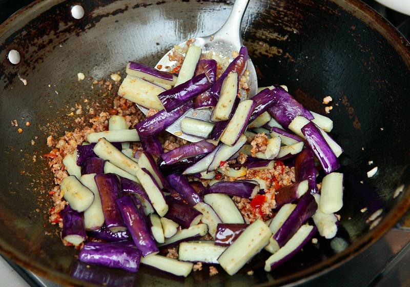 鱼香茄子的家常做法 简单好吃步骤图解