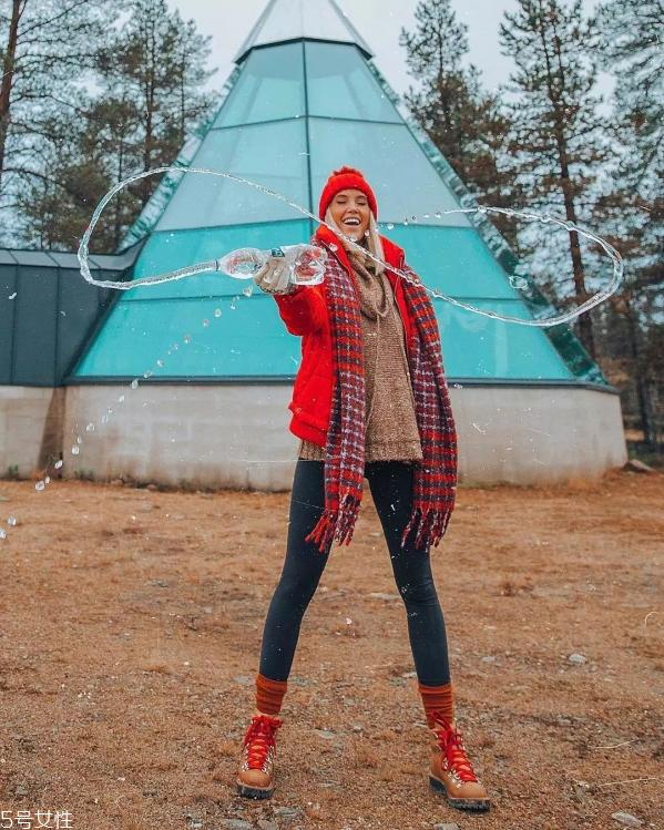 女生羽绒服怎么搭配好看 羽绒服搭配技巧