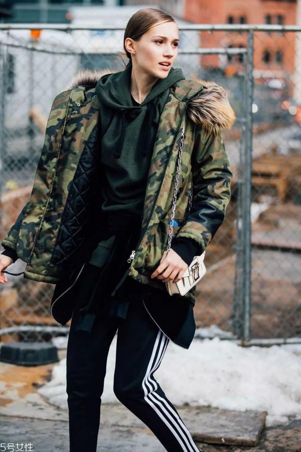 女生羽绒服怎么搭配好看 羽绒服搭配技巧