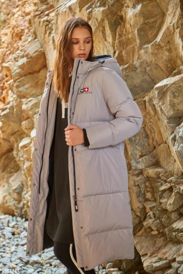 女生羽绒服怎么搭配好看 羽绒服搭配技巧