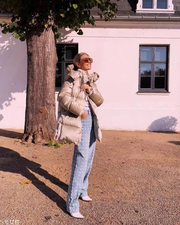 女生羽绒服怎么搭配好看 羽绒服搭配技巧