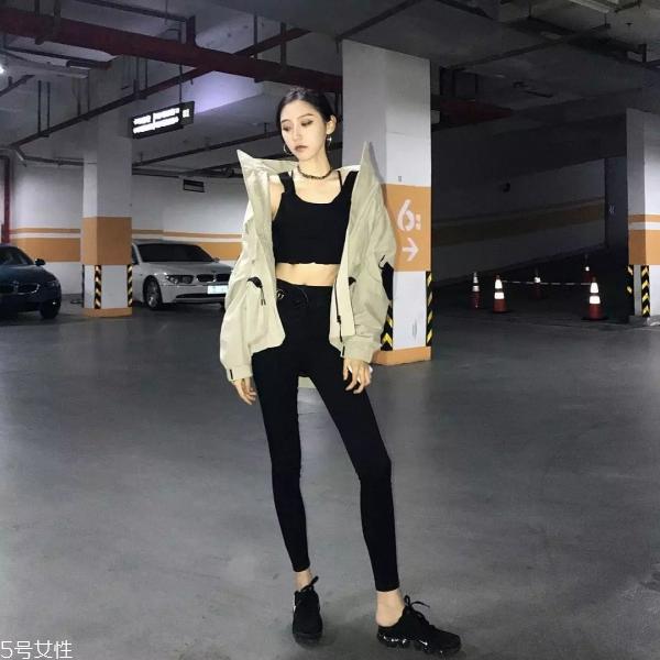 女生羽绒服怎么搭配好看 羽绒服搭配技巧