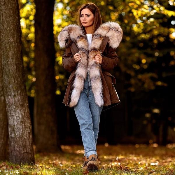 女生羽绒服怎么搭配好看 羽绒服搭配技巧