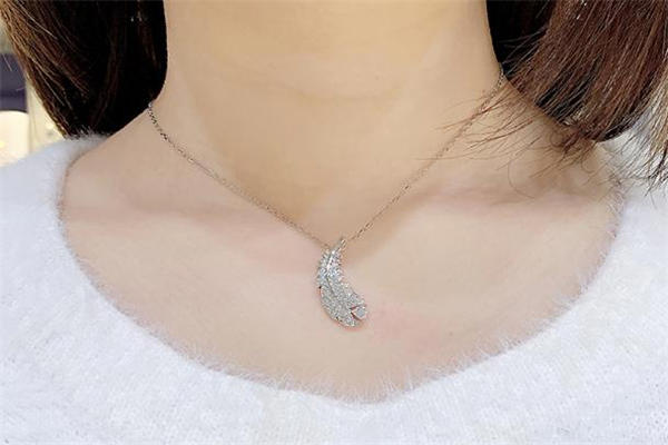 施华洛世奇羽毛项链寓意 施华洛世奇羽毛项链好看吗